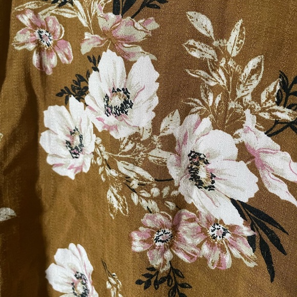 Torrid Brown Floral Top - Picture 4 of 7